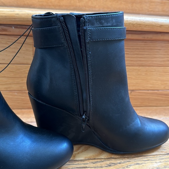 NWT EXPRESS black Wedge Heels Ankle Boots Size 8 - Picture 6 of 9
